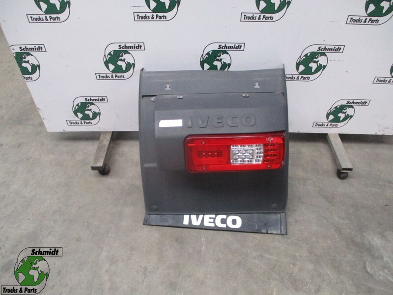 Iveco 5802240296 //41299389/ 41299388 RECHTS LAMP EN SPATBORSMET LED S WAY MODEL 2021 - Luz trasera para Camión: foto 1 Iveco 5802240296 //41299389/ 41299388 RECHTS LAMP EN SPATBORSMET LED S WAY MODEL 2021 - Luz trasera para Camión: foto 1