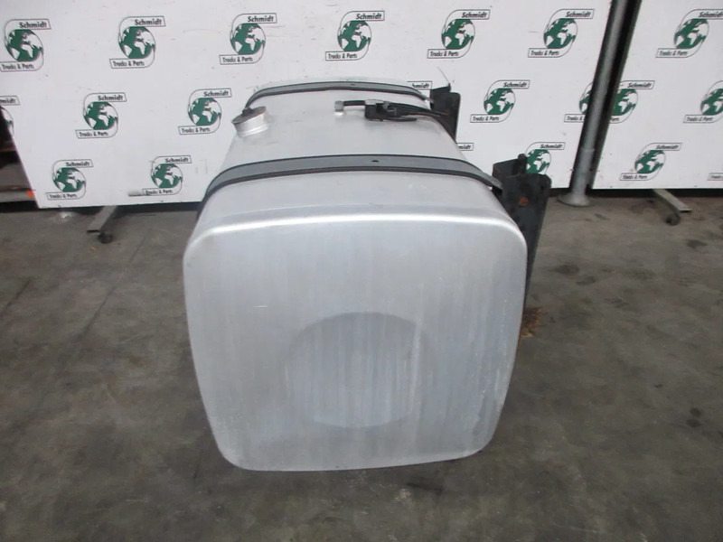 MAN 81.12201-5701//81.12201-5950 // 580 LITER TANK MAN TGX TGS EURO 6 - Depósito de combustible para Camión: foto 2 MAN 81.12201-5701//81.12201-5950 // 580 LITER TANK MAN TGX TGS EURO 6 - Depósito de combustible para Camión: foto 2