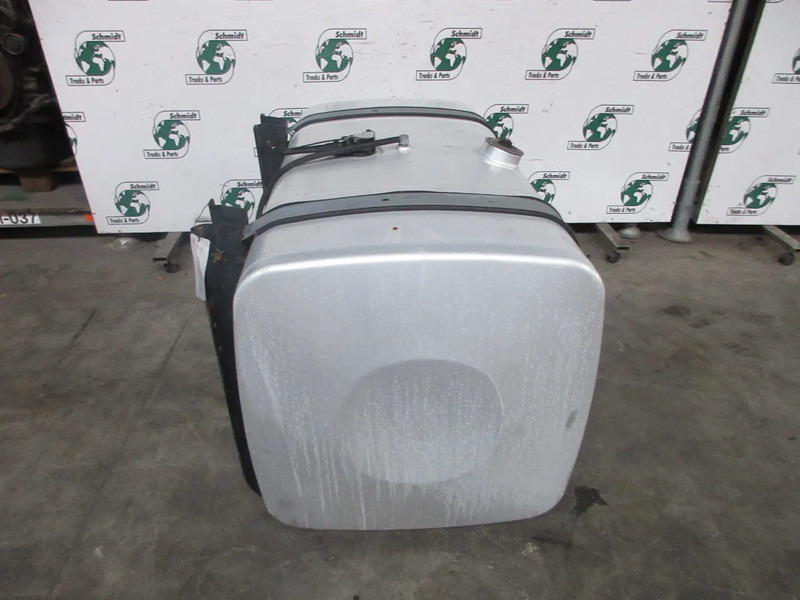 MAN 81.12201-5701//81.12201-5950 // 580 LITER TANK MAN TGX TGS EURO 6 - Depósito de combustible para Camión: foto 4 MAN 81.12201-5701//81.12201-5950 // 580 LITER TANK MAN TGX TGS EURO 6 - Depósito de combustible para Camión: foto 4