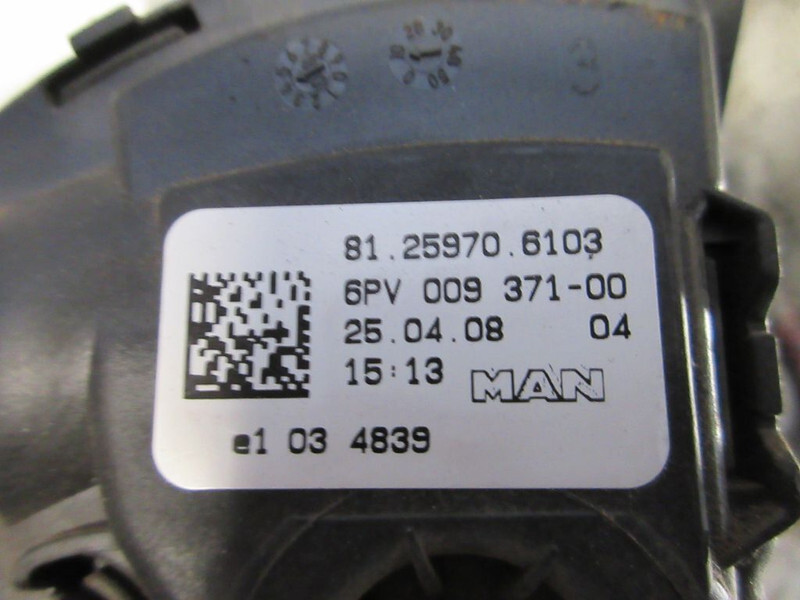 MAN 81.25970-6103 Gaspedaal - Pedal para Camión: foto 5 MAN 81.25970-6103 Gaspedaal - Pedal para Camión: foto 5