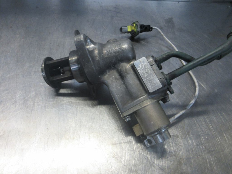 Volvo 22574810//23764216 EGR VALVE FH 500 EURO 6 - Motor y piezas para Camión: foto 2 Volvo 22574810//23764216 EGR VALVE FH 500 EURO 6 - Motor y piezas para Camión: foto 2