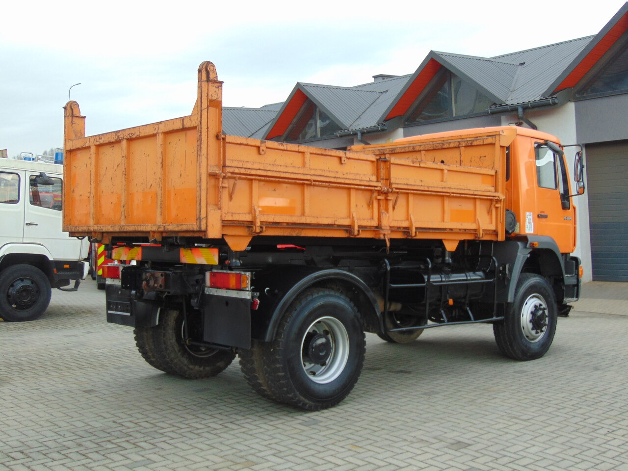 MAN 18-224 4x4 KIPER - Volquete camión: foto 4 MAN 18-224 4x4 KIPER - Volquete camión: foto 4