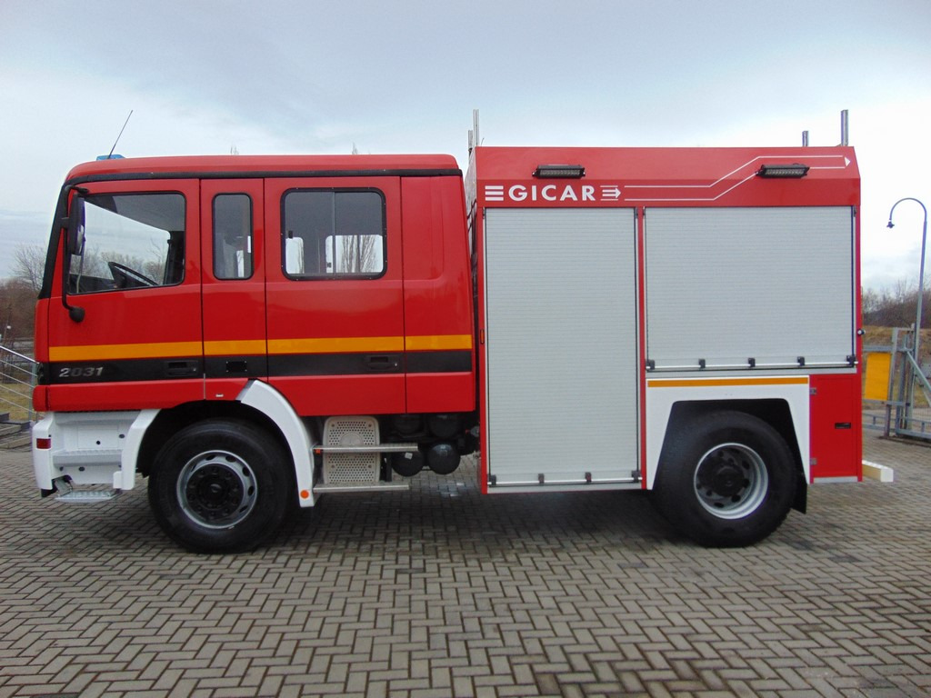 MERCEDES-BENZ Actros 2031 V8 GICAR - Camión de bomberos: foto 5 MERCEDES-BENZ Actros 2031 V8 GICAR - Camión de bomberos: foto 5