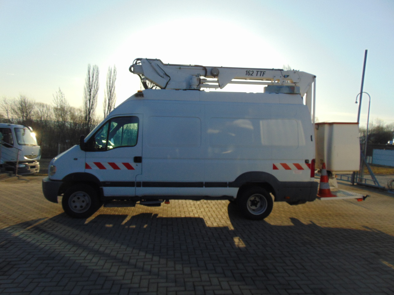 RENAULT Mascott 2,8dCi 110 L2H3 France Elevateur 152TTF 162TTF - Plataforma elevadora: foto 5 RENAULT Mascott 2,8dCi 110 L2H3 France Elevateur 152TTF 162TTF - Plataforma elevadora: foto 5