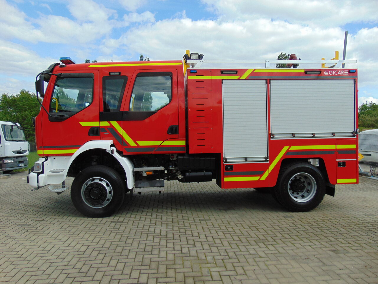 RENAULT Midlum 220dCi 4x4 GICAR - Camión de bomberos: foto 5 RENAULT Midlum 220dCi 4x4 GICAR - Camión de bomberos: foto 5