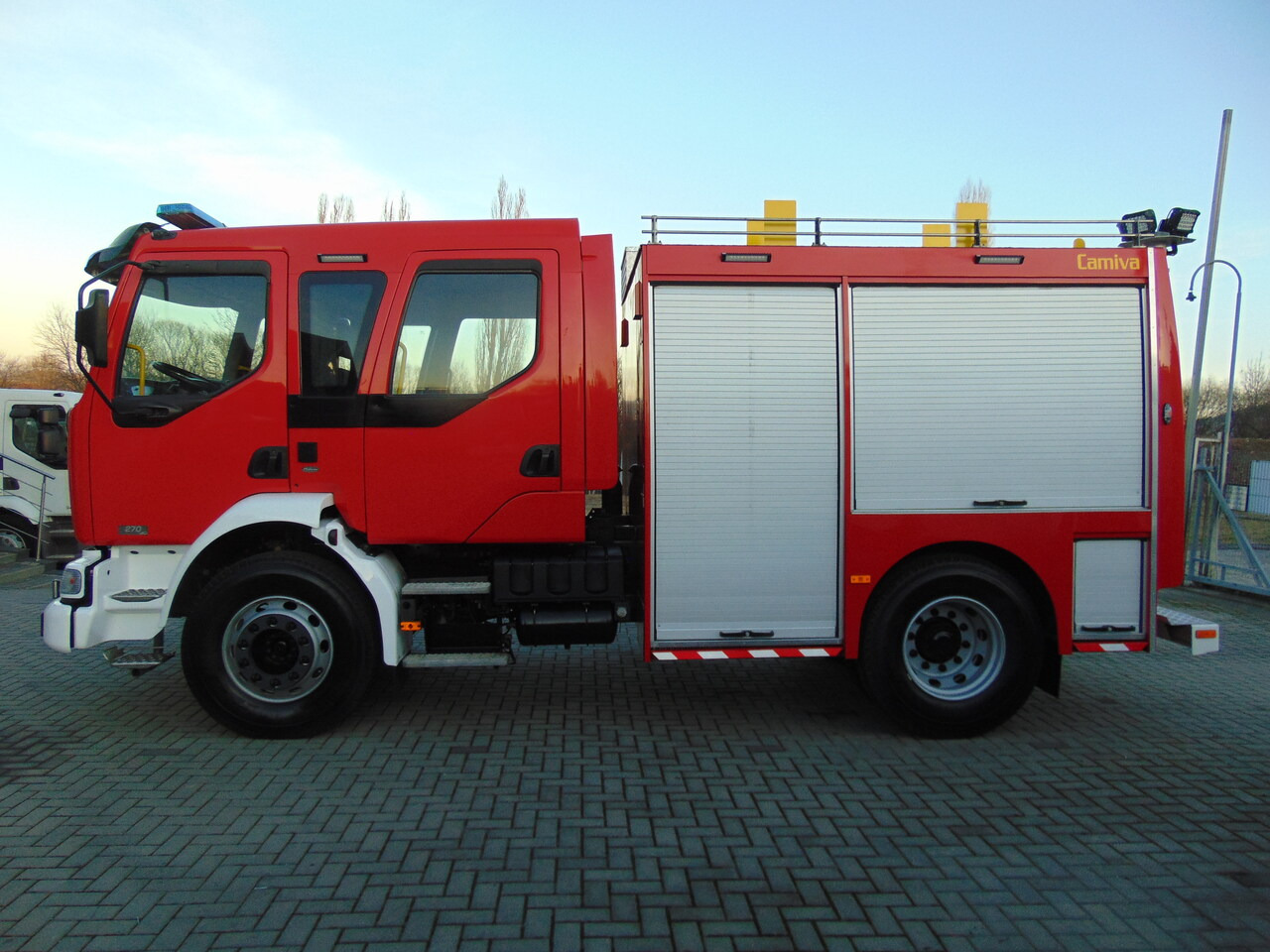 RENAULT Midlum 270dCi Camiva - Camión de bomberos: foto 5 RENAULT Midlum 270dCi Camiva - Camión de bomberos: foto 5