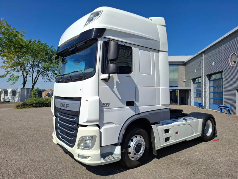 DAF XF106-460 / INTARDER / DOUBLE TANK / PARKCOOL / TUV:12-04-2026 / ACC / LWDS / ALCOA / AUTOMATIC / EURO-6 / 2017 - Cabeza tractora: foto 1 DAF XF106-460 / INTARDER / DOUBLE TANK / PARKCOOL / TUV:12-04-2026 / ACC / LWDS / ALCOA / AUTOMATIC / EURO-6 / 2017 - Cabeza tractora: foto 1