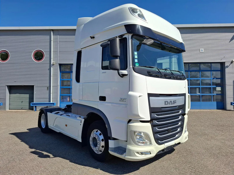 DAF XF106-460 / INTARDER / DOUBLE TANK / PARKCOOL / TUV:12-04-2026 / ACC / LWDS / ALCOA / AUTOMATIC / EURO-6 / 2017 - Cabeza tractora: foto 2 DAF XF106-460 / INTARDER / DOUBLE TANK / PARKCOOL / TUV:12-04-2026 / ACC / LWDS / ALCOA / AUTOMATIC / EURO-6 / 2017 - Cabeza tractora: foto 2