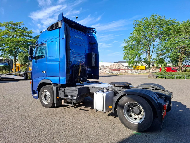 Volvo FH13-400 / HYDRAULICS / NL TRUCK / TUV:14-09-2025 / GLOBETROTTER / FRIGDE / AIRCO / AUTOMATIC / EURO-5 / 2006 - Cabeza tractora: foto 3 Volvo FH13-400 / HYDRAULICS / NL TRUCK / TUV:14-09-2025 / GLOBETROTTER / FRIGDE / AIRCO / AUTOMATIC / EURO-5 / 2006 - Cabeza tractora: foto 3