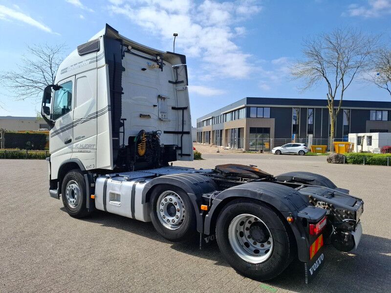 Volvo FH4-460 / 6X2 / 616148 KM / LIFT AXLE / LWDS / FRIDGE / AUTOMATIC / EURO-6D / 2020 - Cabeza tractora: foto 3 Volvo FH4-460 / 6X2 / 616148 KM / LIFT AXLE / LWDS / FRIDGE / AUTOMATIC / EURO-6D / 2020 - Cabeza tractora: foto 3
