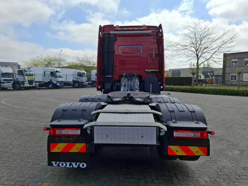 Volvo FH4-540 / 6X4 / BIG AXLE / HYDRAULICS / VEB+ / DYNAMIC STEERING / NAVI / ACC / LWDS / FULL-AIR / LEATHER / AUTOMATIC / EURO-6 / - Cabeza tractora: foto 4 Volvo FH4-540 / 6X4 / BIG AXLE / HYDRAULICS / VEB+ / DYNAMIC STEERING / NAVI / ACC / LWDS / FULL-AIR / LEATHER / AUTOMATIC / EURO-6 / - Cabeza tractora: foto 4