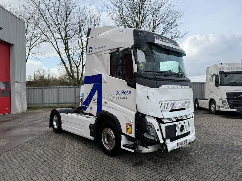 Volvo FH5-460 AERO / ENGINE RUNNING / ADR / VEB+ / !!ONLY:37153 KM!! / I-PARKCOOL / DYNAMIC STEERING / DOUBLE TANK / ALCOA / DAS / LWD - Cabeza tractora: foto 2 Volvo FH5-460 AERO / ENGINE RUNNING / ADR / VEB+ / !!ONLY:37153 KM!! / I-PARKCOOL / DYNAMIC STEERING / DOUBLE TANK / ALCOA / DAS / LWD - Cabeza tractora: foto 2
