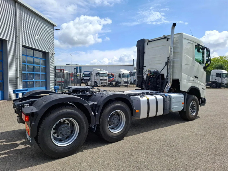 Volvo FH5-500 / 6X4 / RETARDER / HYDRAULICS / ONLY:46190 KM / BIG AXLE / 52 TON / VEB+ / ACC / LWDS / TOP CONDITION / AUTOMATIC / EURO - Cabeza tractora: foto 4 Volvo FH5-500 / 6X4 / RETARDER / HYDRAULICS / ONLY:46190 KM / BIG AXLE / 52 TON / VEB+ / ACC / LWDS / TOP CONDITION / AUTOMATIC / EURO - Cabeza tractora: foto 4