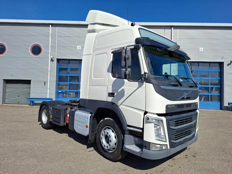 Volvo FM 460 / VEB / ACC / LWDS / ONLY:667978 KM / GOOD TYRES / AUTOMATIC / EURO-6 / 2020 - Cabeza tractora: foto 2 Volvo FM 460 / VEB / ACC / LWDS / ONLY:667978 KM / GOOD TYRES / AUTOMATIC / EURO-6 / 2020 - Cabeza tractora: foto 2