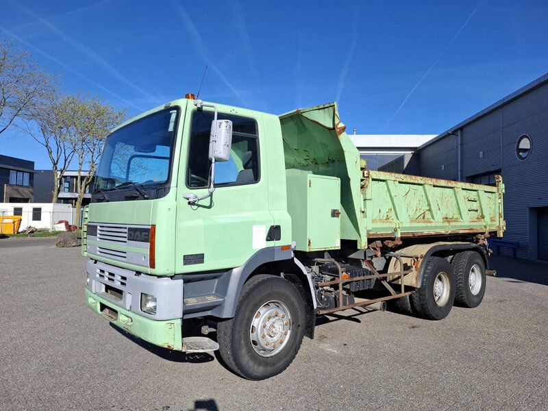 DAF CF 85.340 / 6X4 / 2X BIG AXLE / FULL-STEEL / DRUM BRAKES / 585044 KM / 2SIDE MARREL TIPPER / MANUAL / 1998 - Volquete camión: foto 3 DAF CF 85.340 / 6X4 / 2X BIG AXLE / FULL-STEEL / DRUM BRAKES / 585044 KM / 2SIDE MARREL TIPPER / MANUAL / 1998 - Volquete camión: foto 3