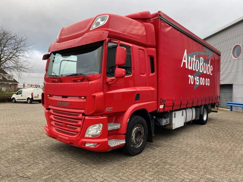 DAF CF400 / CURTAIN SAILS / BIG PLATFORM 2500 KG / DEB / NAVI / FULL-AIR / LWDS / ACC / AUTOMATIC / EURO-6 / 2015 - Camión caja cerrada: foto 1 DAF CF400 / CURTAIN SAILS / BIG PLATFORM 2500 KG / DEB / NAVI / FULL-AIR / LWDS / ACC / AUTOMATIC / EURO-6 / 2015 - Camión caja cerrada: foto 1