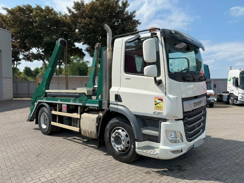 DAF CF410 / ENGINE RUNNING / ONLY:74525 KM / HYVA SKIPLOADER 3250 KG / AIRCO / AUTOMATIC / EURO-6 / 2020 - Portacontenedor de cadenas camión: foto 2 DAF CF410 / ENGINE RUNNING / ONLY:74525 KM / HYVA SKIPLOADER 3250 KG / AIRCO / AUTOMATIC / EURO-6 / 2020 - Portacontenedor de cadenas camión: foto 2