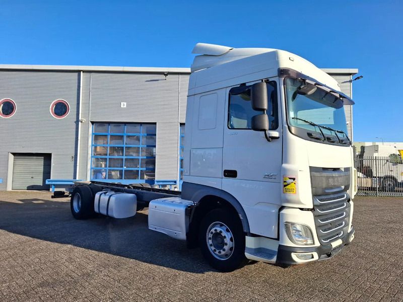 DAF XF106-460 / DOUBLE TANK / INLINER / LWDS / ACC / AUTOMATIC / EURO-6 / 2016 - Chasis camión: foto 2 DAF XF106-460 / DOUBLE TANK / INLINER / LWDS / ACC / AUTOMATIC / EURO-6 / 2016 - Chasis camión: foto 2