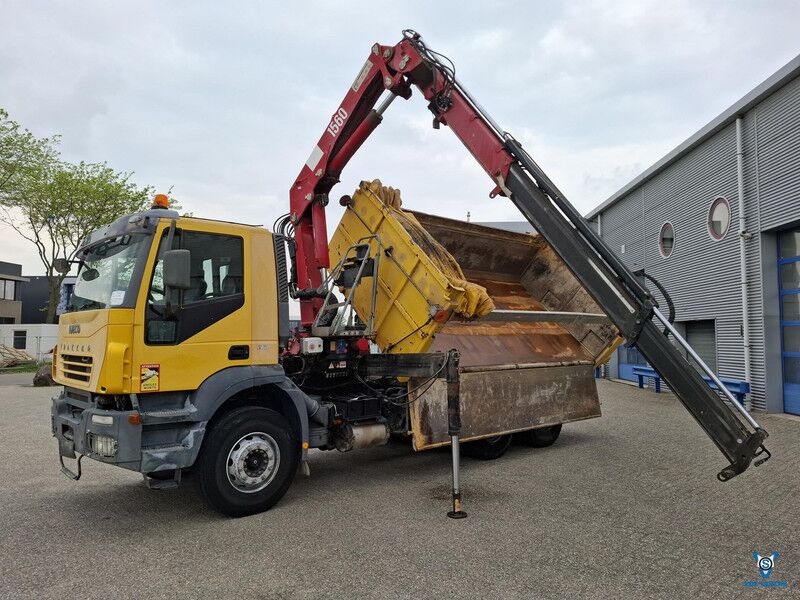 Iveco Trakker 380T35 / 6X4 / 2X BIG AXLE / FULL STEEL / HMF 1560 K2 REMOTE / 2SIDE TIPPER / 335304 KM / NEW TURBO / AIRCO / EURO-3 / 2 - Camión grúa: foto 1 Iveco Trakker 380T35 / 6X4 / 2X BIG AXLE / FULL STEEL / HMF 1560 K2 REMOTE / 2SIDE TIPPER / 335304 KM / NEW TURBO / AIRCO / EURO-3 / 2 - Camión grúa: foto 1