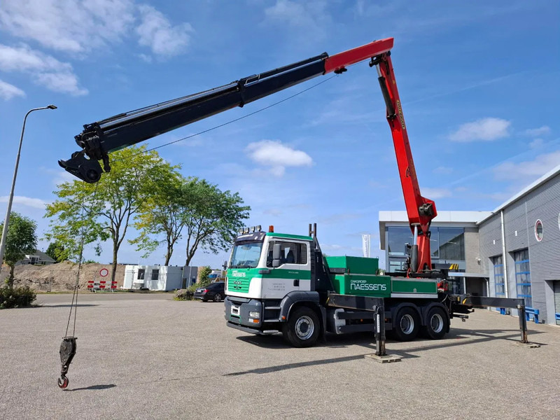 MAN TGA 33.410 / 6X4 / PALFINGER PK4000 1EL ROOFER CRANE / 25M / REMOTE / 2X BIG AXLE / 490677 KM / MANUAL / EURO-3 / 2005 - Camión grúa: foto 2 MAN TGA 33.410 / 6X4 / PALFINGER PK4000 1EL ROOFER CRANE / 25M / REMOTE / 2X BIG AXLE / 490677 KM / MANUAL / EURO-3 / 2005 - Camión grúa: foto 2