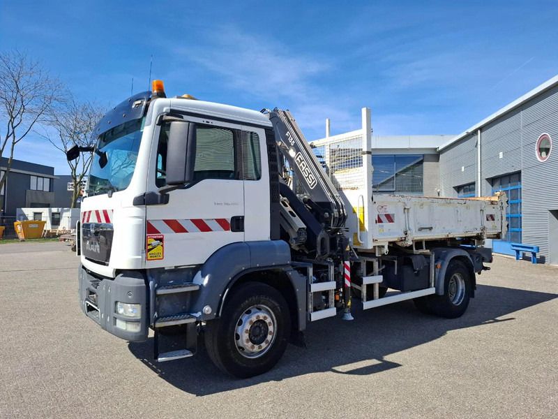 MAN TGS 18.360 / FASSI F135 REMOTED CRANE / TIPPER / BIG AXLE / FULL-STEEL / DRUM BRAKES / 211690 KM / AIRCO / FRIDGE / AUTOMATIC / - Camión grúa: foto 3 MAN TGS 18.360 / FASSI F135 REMOTED CRANE / TIPPER / BIG AXLE / FULL-STEEL / DRUM BRAKES / 211690 KM / AIRCO / FRIDGE / AUTOMATIC / - Camión grúa: foto 3