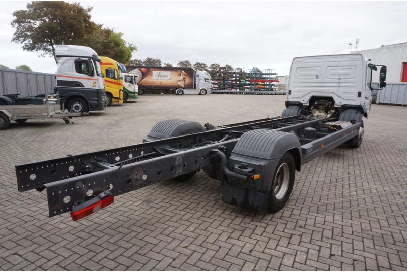 Mercedes-Benz ATEGO 1221 / ENGINE RUNNING / ONLY:253095 KM / AUTOMATIC / EURO-6 / 2017 - Chasis camión: foto 4 Mercedes-Benz ATEGO 1221 / ENGINE RUNNING / ONLY:253095 KM / AUTOMATIC / EURO-6 / 2017 - Chasis camión: foto 4