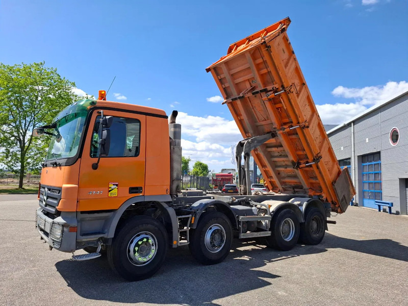 Mercedes-Benz Actros 4141 / 3SIDE MEILLER TIPPER / FULL-STEEL / DRUM BRAKES / ONLY:535937 KM / 2XSTEERING AXLE / AIRCO / AUTOMATIC / EURO-3 / - Volquete camión: foto 1 Mercedes-Benz Actros 4141 / 3SIDE MEILLER TIPPER / FULL-STEEL / DRUM BRAKES / ONLY:535937 KM / 2XSTEERING AXLE / AIRCO / AUTOMATIC / EURO-3 / - Volquete camión: foto 1
