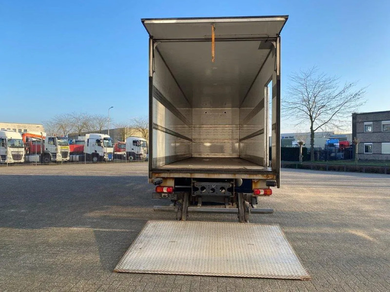 Mercedes-Benz Antos 2533 / LIFT AXLE / HEATED CLOSED BOX / PLATFORM 2000 KG / ONLY:506959 KM / SIDE DOOR / AUTOMATIC / EURO-6 / 2019 - Camión caja cerrada: foto 5 Mercedes-Benz Antos 2533 / LIFT AXLE / HEATED CLOSED BOX / PLATFORM 2000 KG / ONLY:506959 KM / SIDE DOOR / AUTOMATIC / EURO-6 / 2019 - Camión caja cerrada: foto 5