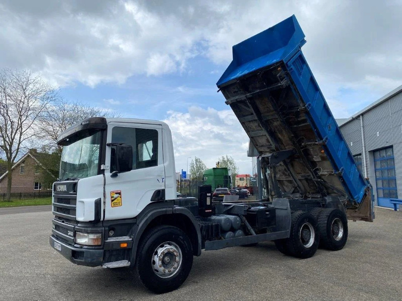 Scania 114-340 / 6X4 / 2 SIDE TIPPER / BIG AXLE / FULL-STEEL / DRUM BRAKES / MANUAL / 1999 - Volquete camión: foto 2 Scania 114-340 / 6X4 / 2 SIDE TIPPER / BIG AXLE / FULL-STEEL / DRUM BRAKES / MANUAL / 1999 - Volquete camión: foto 2