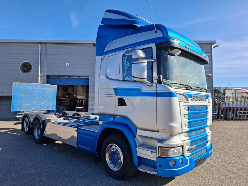 Scania R580 V8 / RETARDER / LIFT+LENKACHSE / FULL-AIR / PLATFORM 2000 KG / LEATHER / AIRCO / AUTOMATIC / EURO-6 / 2015 - Chasis camión: foto 2 Scania R580 V8 / RETARDER / LIFT+LENKACHSE / FULL-AIR / PLATFORM 2000 KG / LEATHER / AIRCO / AUTOMATIC / EURO-6 / 2015 - Chasis camión: foto 2
