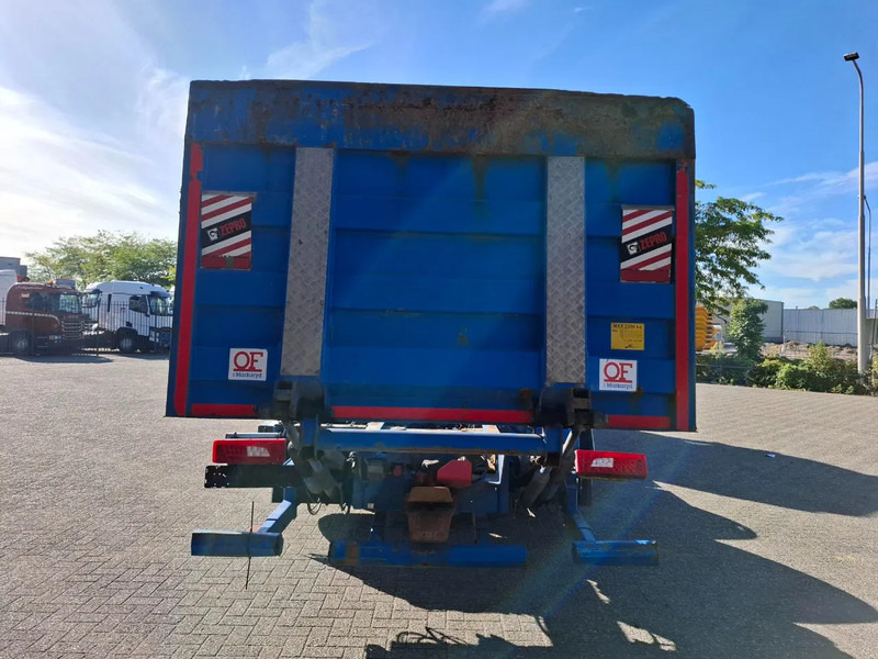 Scania R580 V8 / RETARDER / LIFT+LENKACHSE / FULL-AIR / PLATFORM 2000 KG / LEATHER / AIRCO / AUTOMATIC / EURO-6 / 2015 - Chasis camión: foto 4 Scania R580 V8 / RETARDER / LIFT+LENKACHSE / FULL-AIR / PLATFORM 2000 KG / LEATHER / AIRCO / AUTOMATIC / EURO-6 / 2015 - Chasis camión: foto 4