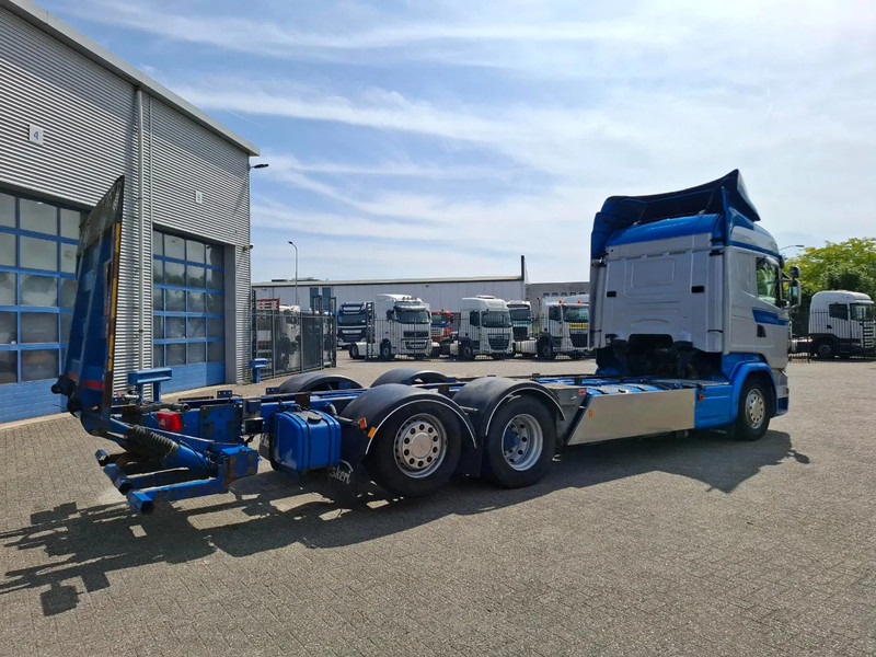 Scania R580 V8 / RETARDER / LIFT+LENKACHSE / FULL-AIR / PLATFORM 2000 KG / NAVI / LEATHER / AIRCO / AUTOMATIC / EURO-6 / 2014 - Chasis camión: foto 5 Scania R580 V8 / RETARDER / LIFT+LENKACHSE / FULL-AIR / PLATFORM 2000 KG / NAVI / LEATHER / AIRCO / AUTOMATIC / EURO-6 / 2014 - Chasis camión: foto 5