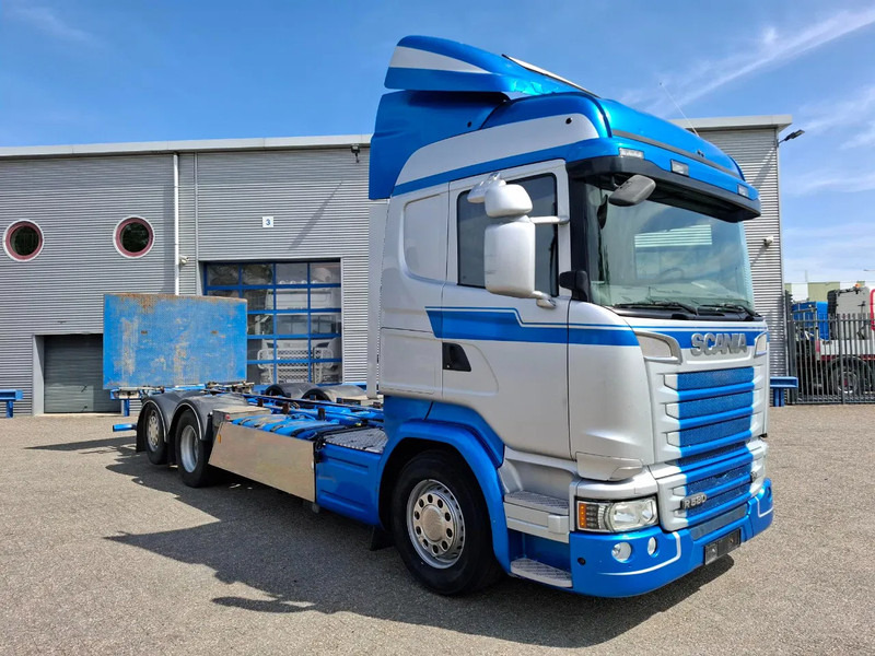 Scania R580 V8 / RETARDER / LIFT+LENKACHSE / FULL-AIR / PLATFORM 2000 KG / NAVI / LEATHER / AIRCO / AUTOMATIC / EURO-6 / 2014 - Chasis camión: foto 2 Scania R580 V8 / RETARDER / LIFT+LENKACHSE / FULL-AIR / PLATFORM 2000 KG / NAVI / LEATHER / AIRCO / AUTOMATIC / EURO-6 / 2014 - Chasis camión: foto 2