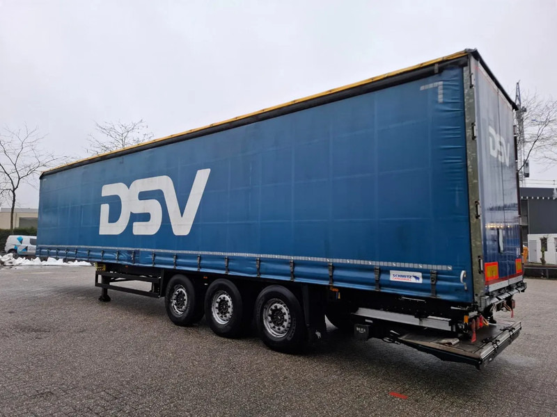 Schmitz Cargobull SCB*S3T / SLIDING ROOF / GALVANIZED CHASSIS / LIFT 2TON / FERRY EYES / 2018 - Semirremolque lona: foto 3 Schmitz Cargobull SCB*S3T / SLIDING ROOF / GALVANIZED CHASSIS / LIFT 2TON / FERRY EYES / 2018 - Semirremolque lona: foto 3
