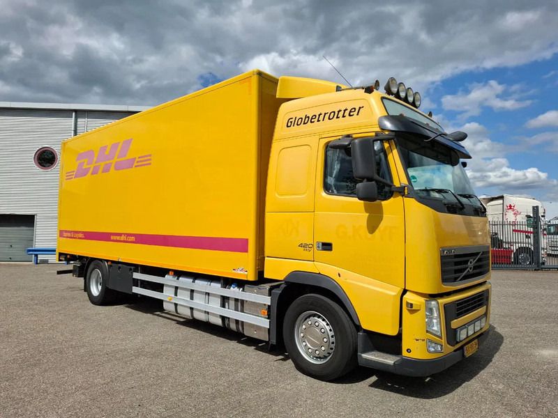 Volvo FH13-420 / NL TRUCK / PLATFORM 2000KG / AIRCO / FRIDGE / AUTOMATIC / EURO-5 / 2010 - Camión caja cerrada: foto 2 Volvo FH13-420 / NL TRUCK / PLATFORM 2000KG / AIRCO / FRIDGE / AUTOMATIC / EURO-5 / 2010 - Camión caja cerrada: foto 2