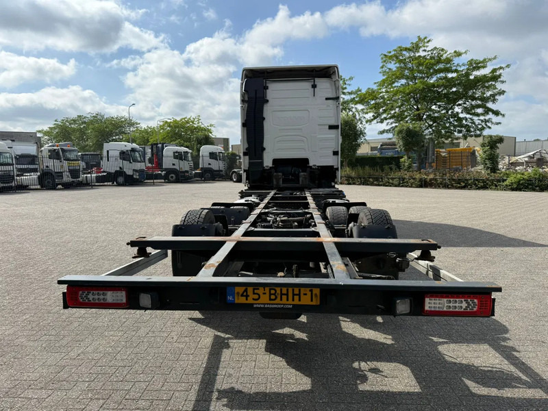 Volvo FH4-420 / NL TRUCK / DOUBLE TANK / PARKCOOL / BDF / VEB? / LWDS / FRIDGE / FULL-AIR / LIFT AXLE / AUTOMATIC / EURO-6 / 2016 - Portacontenedore/ Intercambiable camión: foto 4 Volvo FH4-420 / NL TRUCK / DOUBLE TANK / PARKCOOL / BDF / VEB? / LWDS / FRIDGE / FULL-AIR / LIFT AXLE / AUTOMATIC / EURO-6 / 2016 - Portacontenedore/ Intercambiable camión: foto 4