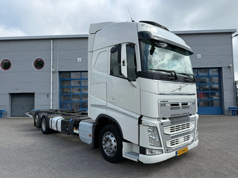 Volvo FH4-420 / NL TRUCK / DOUBLE TANK / PARKCOOL / BDF / VEB? / LWDS / FRIDGE / FULL-AIR / LIFT AXLE / AUTOMATIC / EURO-6 / 2016 - Portacontenedore/ Intercambiable camión: foto 2 Volvo FH4-420 / NL TRUCK / DOUBLE TANK / PARKCOOL / BDF / VEB? / LWDS / FRIDGE / FULL-AIR / LIFT AXLE / AUTOMATIC / EURO-6 / 2016 - Portacontenedore/ Intercambiable camión: foto 2