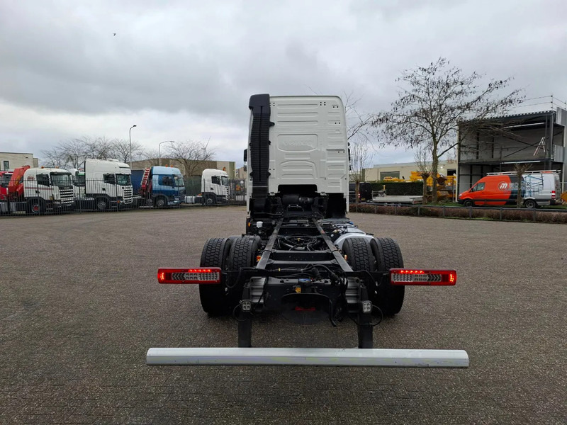 Volvo FH5-500 / XL / VEB+ / I-SAVE / I-PARKCOOL / ONLY:175784 KM / GERMAN TRUCK / FULL-AIR / WB:490 / ALCOA / LEATHER / 2023 - Chasis camión: foto 4 Volvo FH5-500 / XL / VEB+ / I-SAVE / I-PARKCOOL / ONLY:175784 KM / GERMAN TRUCK / FULL-AIR / WB:490 / ALCOA / LEATHER / 2023 - Chasis camión: foto 4