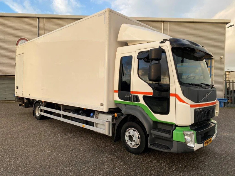Volvo FL5-210 / NL TRUCK / ONLY:495823 KM / PLATFORM 1500 KG / AUTOMATIC / EURO-6 / 2017 - Camión caja cerrada: foto 2 Volvo FL5-210 / NL TRUCK / ONLY:495823 KM / PLATFORM 1500 KG / AUTOMATIC / EURO-6 / 2017 - Camión caja cerrada: foto 2