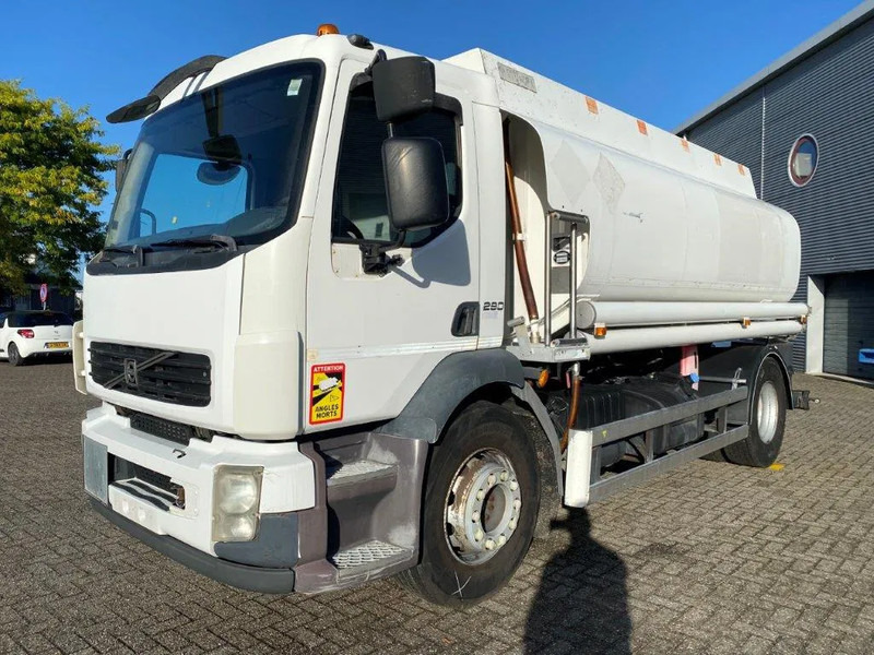 Volvo FL7-290 / 5 COMPARTIMENTS / 13000 LITER TOTAL / PUMP / AUTOMATIC / EURO-5 / 2009 - Cisterna camión: foto 1 Volvo FL7-290 / 5 COMPARTIMENTS / 13000 LITER TOTAL / PUMP / AUTOMATIC / EURO-5 / 2009 - Cisterna camión: foto 1