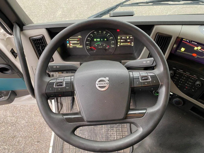 Leasing financiero de Volvo FM11-330 / LOW KM'S:472120 KM / LWDS / FULL-AIR / NAVI / CURTAIN SAILS / PLATFORM 2500KG / AUTOMATIC / EURO-6 / 2016 leasing Volvo FM11-330 / LOW KM'S:472120 KM / LWDS / FULL-AIR / NAVI / CURTAIN SAILS / PLATFORM 2500KG / AUTOMATIC / EURO-6 / 2016: foto 18