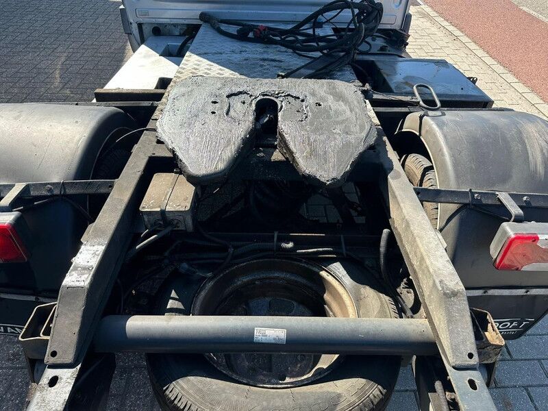 Iveco Daily 35C180 BE Trekker 10 Ton automaat 7.890 Kg trekgewicht N1 - Cabeza tractora: foto 5 Iveco Daily 35C180 BE Trekker 10 Ton automaat 7.890 Kg trekgewicht N1 - Cabeza tractora: foto 5