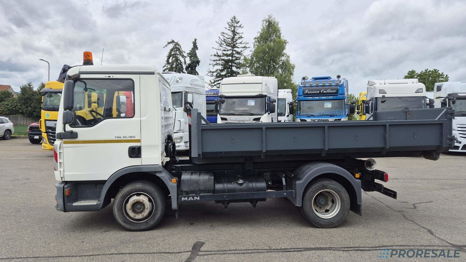 MAN TGL 12.180 4x2 BB EURO 3 - Hákový nosič kontejnerů - Multibasculante camión: foto 3 MAN TGL 12.180 4x2 BB EURO 3 - Hákový nosič kontejnerů - Multibasculante camión: foto 3