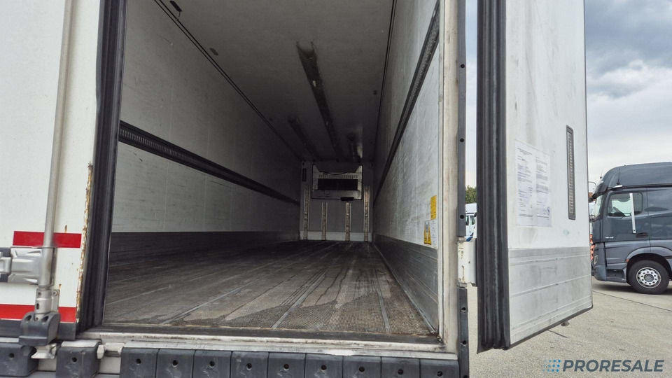 SCHMITZ CARGOBULL SKO 24/L - 13.4 FP60 COOL - mrazírenský návěs + diesel-ekektrický agregát CARRIER VECTOR 1550 - Frigorífico semirremolque: foto 5 SCHMITZ CARGOBULL SKO 24/L - 13.4 FP60 COOL - mrazírenský návěs + diesel-ekektrický agregát CARRIER VECTOR 1550 - Frigorífico semirremolque: foto 5