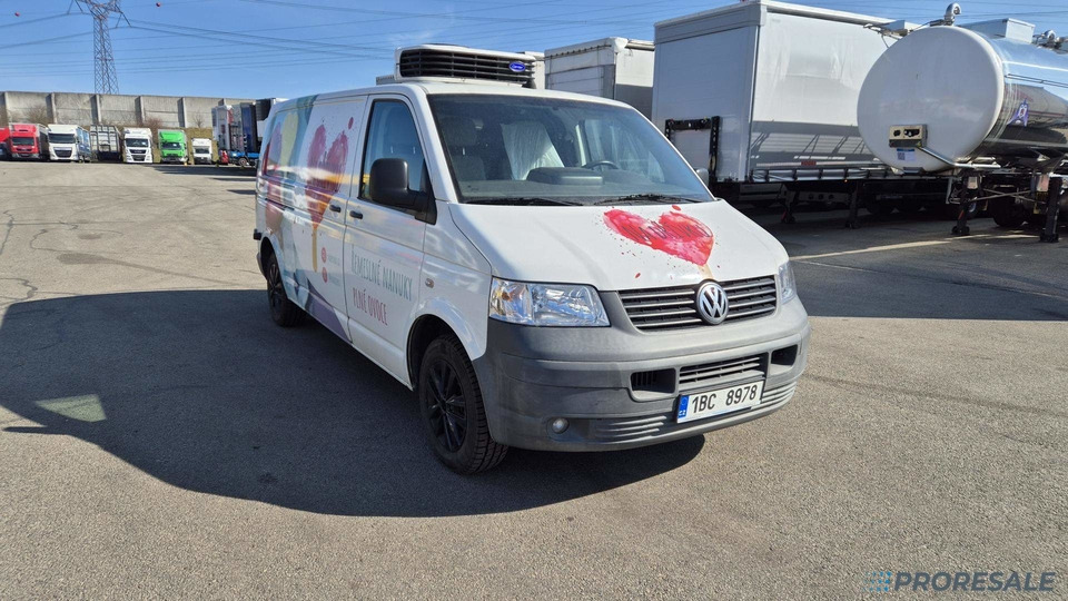 VOLKSWAGEN TRANSPORTER 2.5 TDi - nová mrazírenská vestavba + CARRIER XARIOS 230/12 V - vadný motor - Frigorífico furgoneta: foto 1 VOLKSWAGEN TRANSPORTER 2.5 TDi - nová mrazírenská vestavba + CARRIER XARIOS 230/12 V - vadný motor - Frigorífico furgoneta: foto 1
