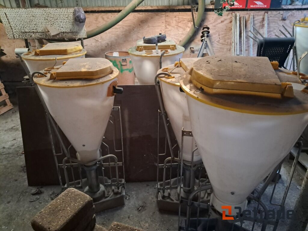 13 stk Foderautomater Faaborg 3-i-1 - Maquinaria ganadera: foto 3 13 stk Foderautomater Faaborg 3-i-1 - Maquinaria ganadera: foto 3