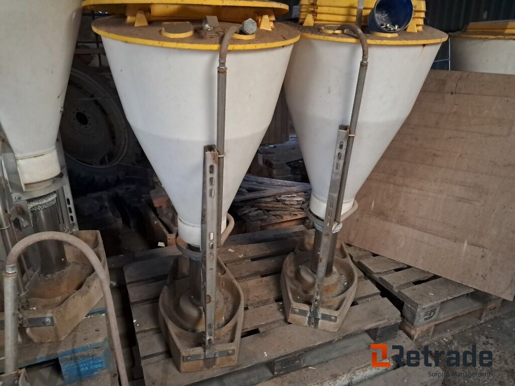 13 stk Foderautomater Faaborg 3-i-1 - Maquinaria ganadera: foto 2 13 stk Foderautomater Faaborg 3-i-1 - Maquinaria ganadera: foto 2