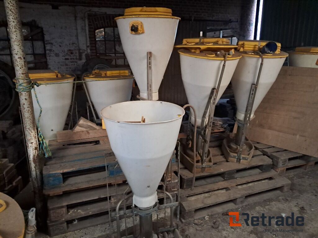 13 stk Foderautomater Faaborg 3-i-1 - Maquinaria ganadera: foto 1 13 stk Foderautomater Faaborg 3-i-1 - Maquinaria ganadera: foto 1