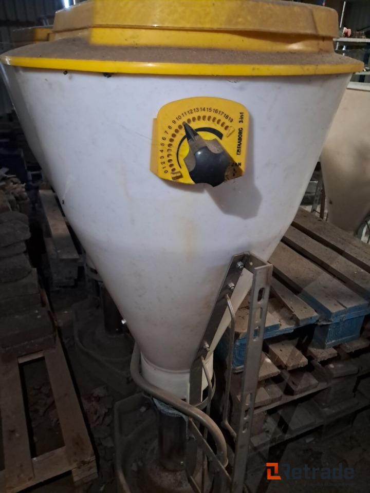 13 stk Foderautomater Faaborg 3-i-1 - Maquinaria ganadera: foto 5 13 stk Foderautomater Faaborg 3-i-1 - Maquinaria ganadera: foto 5