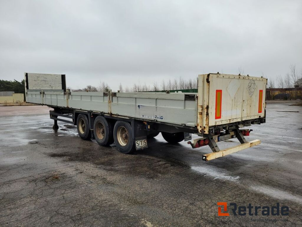 3-axlig trailer med lämmar SCHMITS, S01 Flaktrailer - Semirremolque plataforma/ Caja abierta: foto 4 3-axlig trailer med lämmar SCHMITS, S01 Flaktrailer - Semirremolque plataforma/ Caja abierta: foto 4